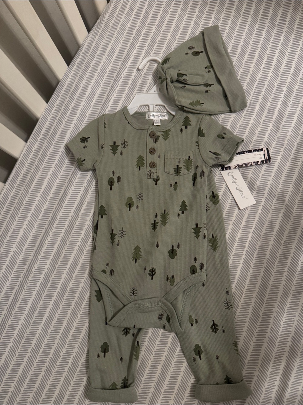Forest-Print Sage Green Baby Matching Set with Hat